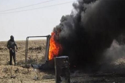 Apagan el fuego en seis pozos petroleros incendiados por Daesh en Iraq